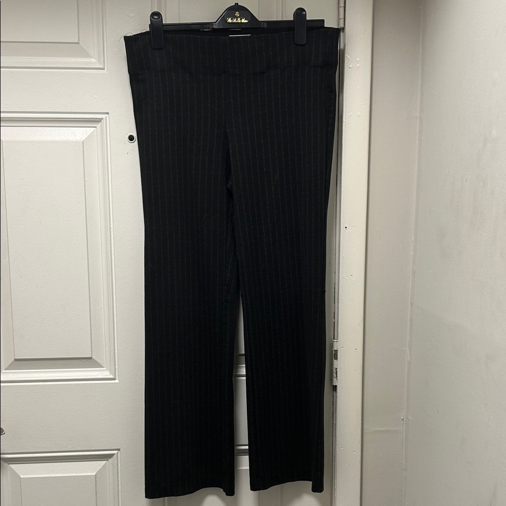 Max Studio Black Pinstripe wide legs cropped pant